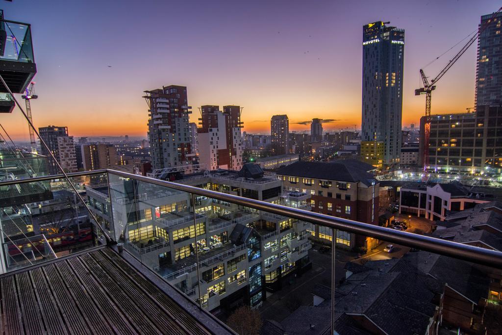 Canary Wharf - Corporate River View Apartments London Exterior photo